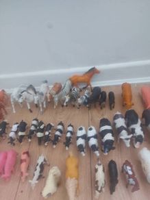 Animal figurines