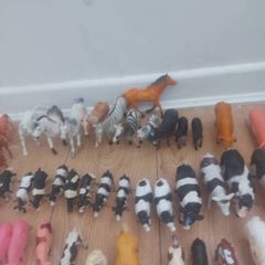 Animal figurines