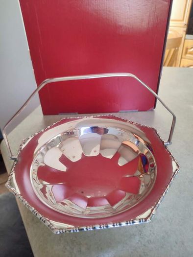 Vintage Silver Plated Serving Basket, Brides Basket /BON BON Basket , Silver Plated Bread Basket