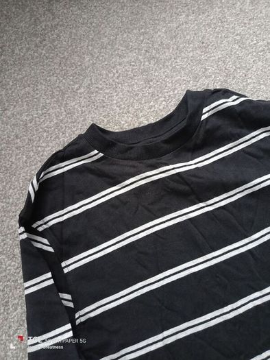 New.M&S boy's long sleeve top. Age 7/8