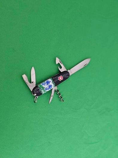 Vibtage Rare Collectable Discontinued Victorinox Mountain Bike Model without the kit 91mm Swiss Army Knife 1990s