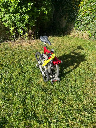 Rare & Eye-Catching: 6-Speed Brompton P-Type (Red/Yellow Edition)