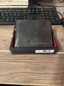 Tommy Hilfiger leather wallet