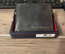 Tommy Hilfiger leather wallet