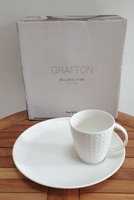 Belleek Living Cup & Tray Set