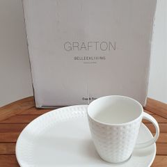 Belleek Living Cup & Tray Set
