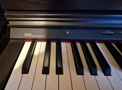 Roland HP 605