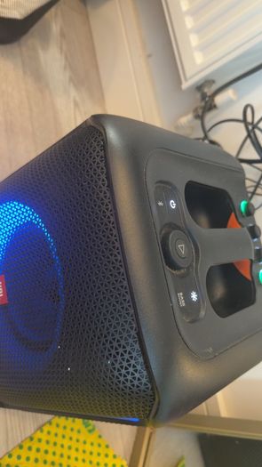 Jbl speaker and microphone
