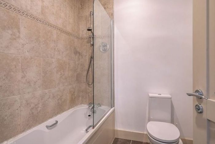 Complete Shower & Bath Screen Set - High Quality Chrome Mixer & Curved Glass Screen (76.5cm W x 149cm H)