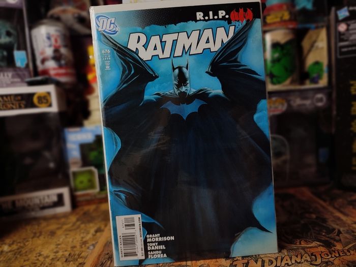 Batman ! Issue #676 ! Batman R.I.P ! 2008 ! by DC Comics !