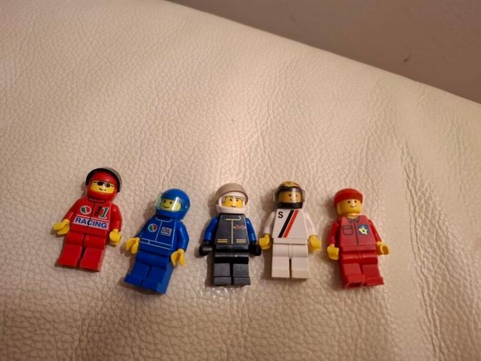 Lego Lot of 5 Mini Figures