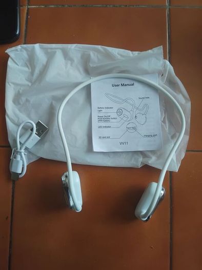new bluetooth earphones. never fall off.