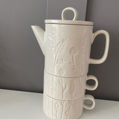 Tea set for two