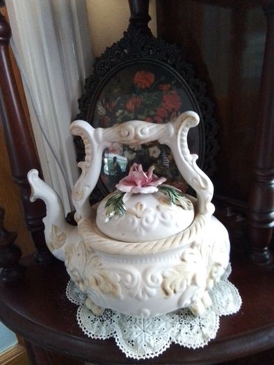 Capidemonte Vintage Teapot