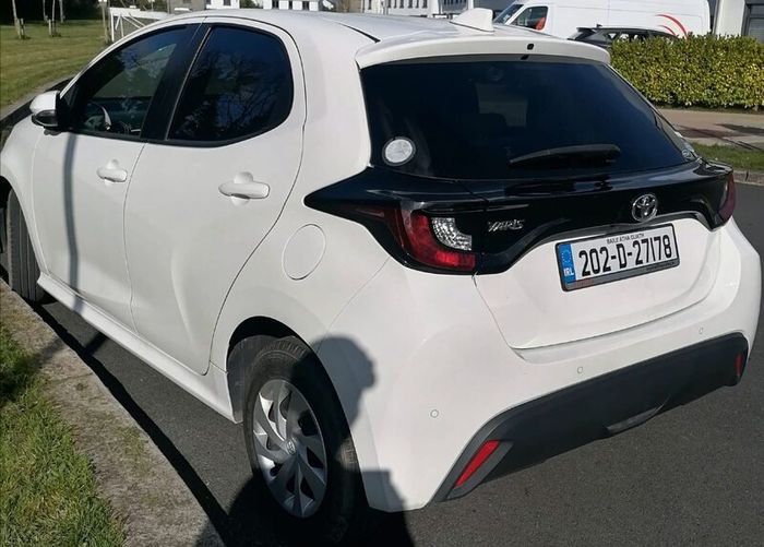 Toyota Yaris 2020 automatic 1L