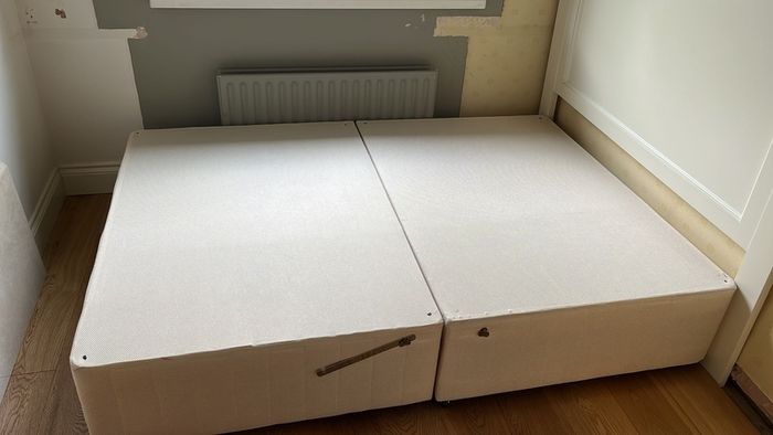 Double divan bed base with drawer