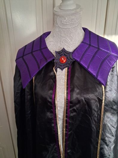 Halloween childrens cape.