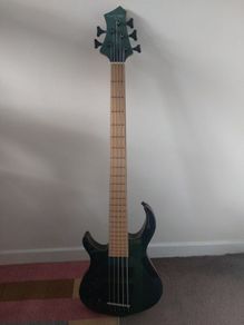 Sire Marcus Miller M2 5 string left handed bass