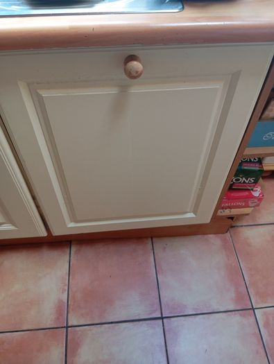 Cream shaker kitchen