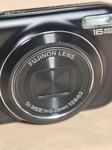 FUJIFILM FINEPIX JX400 digital camera 16mp mega pixel plus charger and case