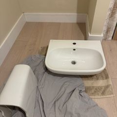 bathroom sinks, mirrors, lights