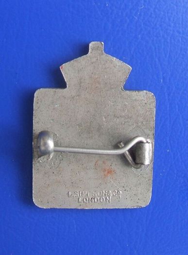 WVS (Womens Voluntary Services) - a WW2 period uniform hat badge (early 1940s)