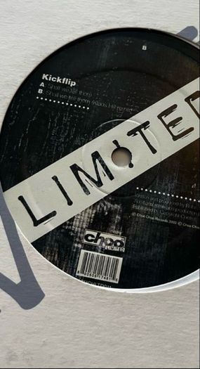 40 x 12" electronic vinyl