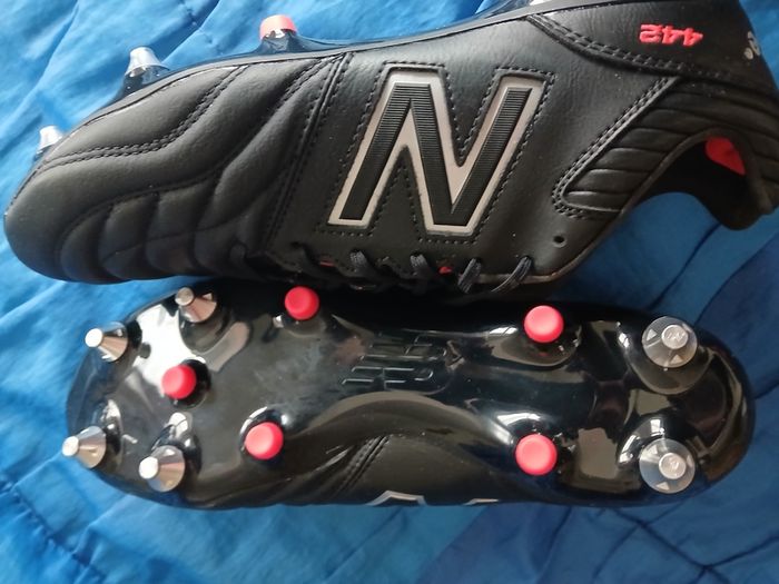 442 V2 Pro SG football boots size 8.5 EU 42 1/2