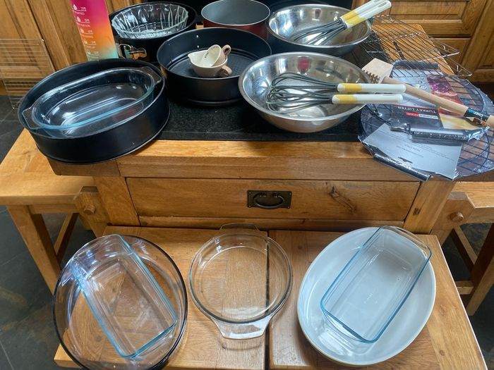 Free Cooking and baking utensils as shown