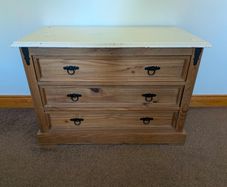 Wooden chest of drawers