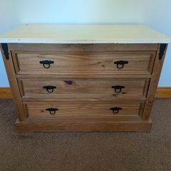 Wooden chest of drawers