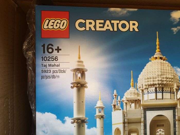 lego creator 10256