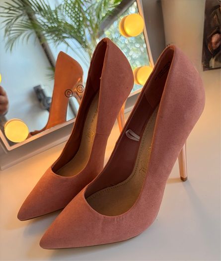 Pink high heels