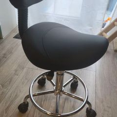 saddle chair/stool on wheels