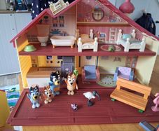 bluey family house