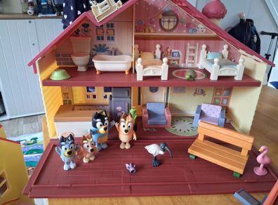 bluey family house