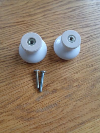 Ceramic Cupboard Knobs x 2 for Sale