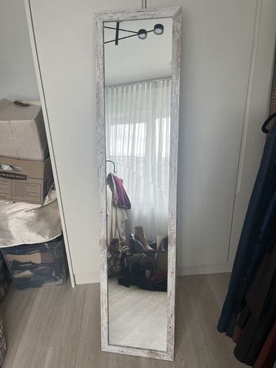 Large floor mirror broken