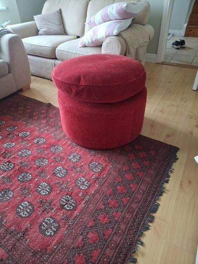 Poof seat