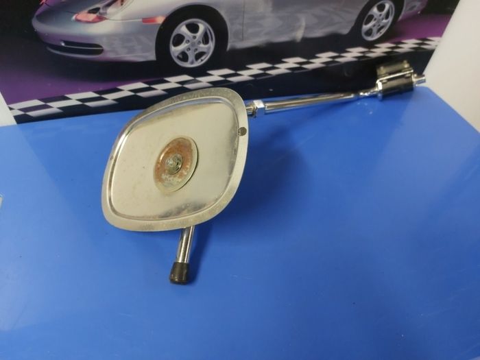 Truck mirror arm