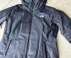NORTH FACE padded HyVent Jacket  - Medium