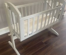 Mamas & Papas Swinging Crib