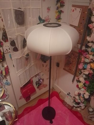 floor lamp