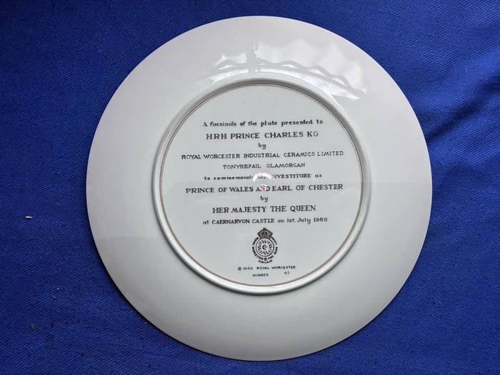 Royal Worcester Display Plate, depicting Caernarvon Castle, to celebrate the investiture of HRH Prince Charles.