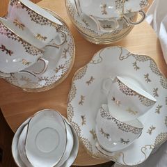 Fine bone China teaset Royal Tara gold white gilded 21 piece set