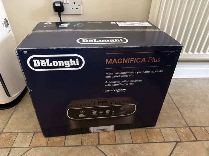 De Longhi Magnifica Plus Black