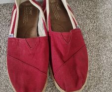 Ladies Tom's shoes