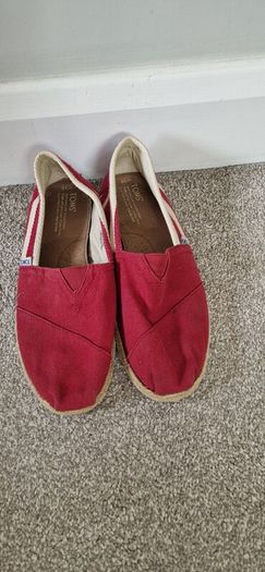 Ladies Tom's shoes