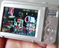 SAMSUNG Digital Camera ES28 12.0MP Metallic