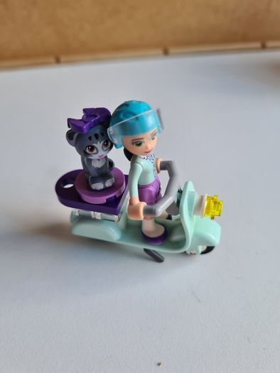 Lego Friends, Emma's Art Stand